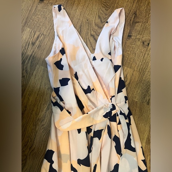 Anthropologie Hutch Asymmetrical Wrap Dress Womens Floral V-Neck Midi medium - Picture 6 of 9